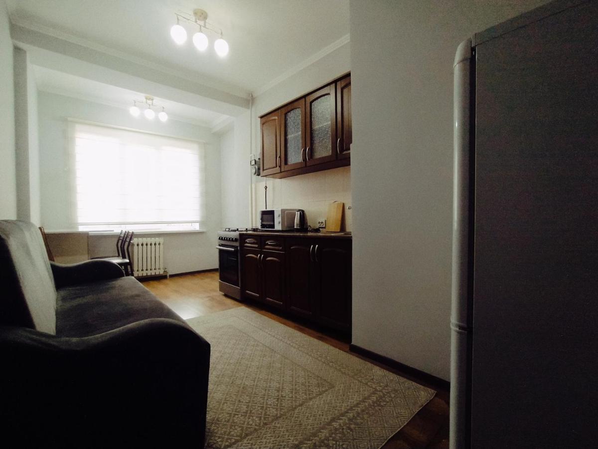 Appartamento Aura On Turusbekova Street 124 Bishkek Esterno foto