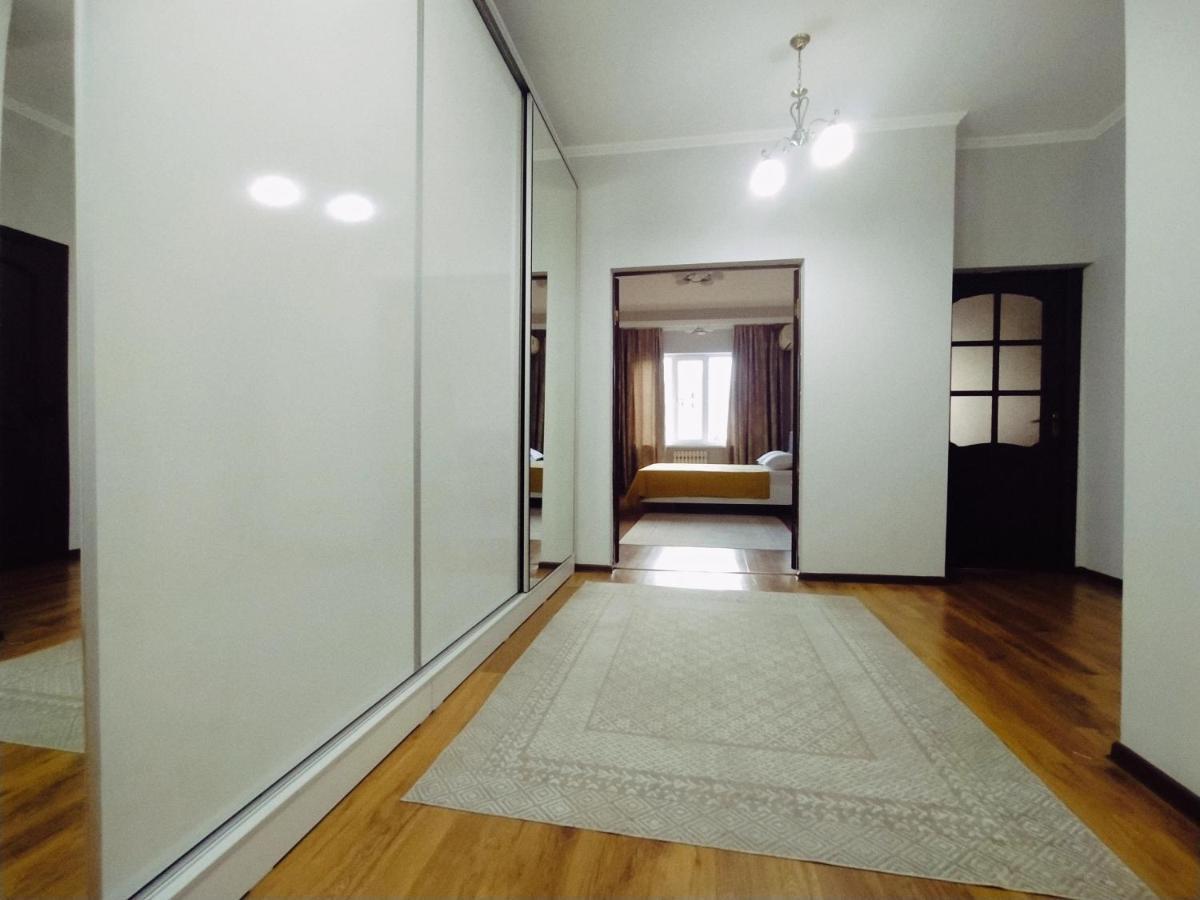 Appartamento Aura On Turusbekova Street 124 Bishkek Esterno foto