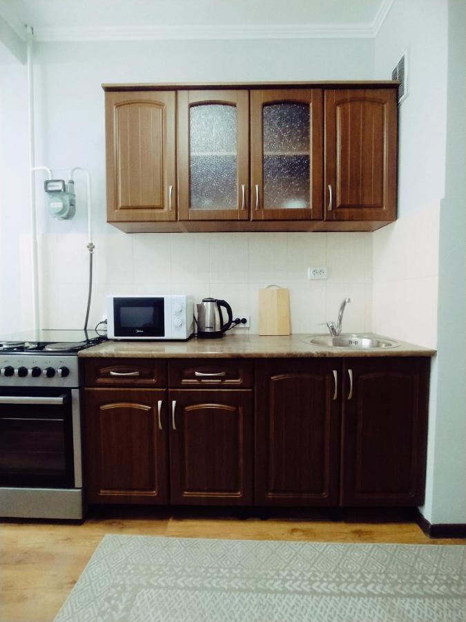 Appartamento Aura On Turusbekova Street 124 Bishkek Esterno foto