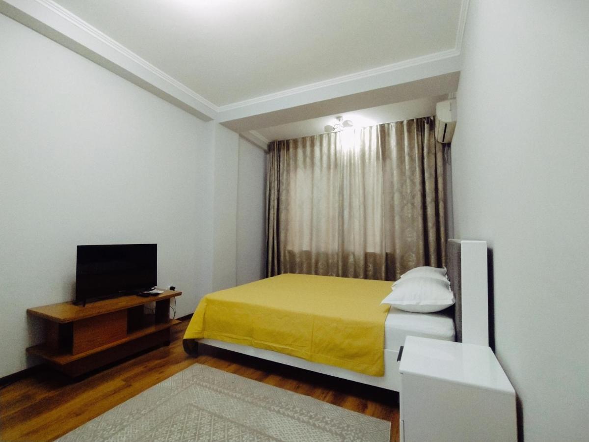 Appartamento Aura On Turusbekova Street 124 Bishkek Esterno foto